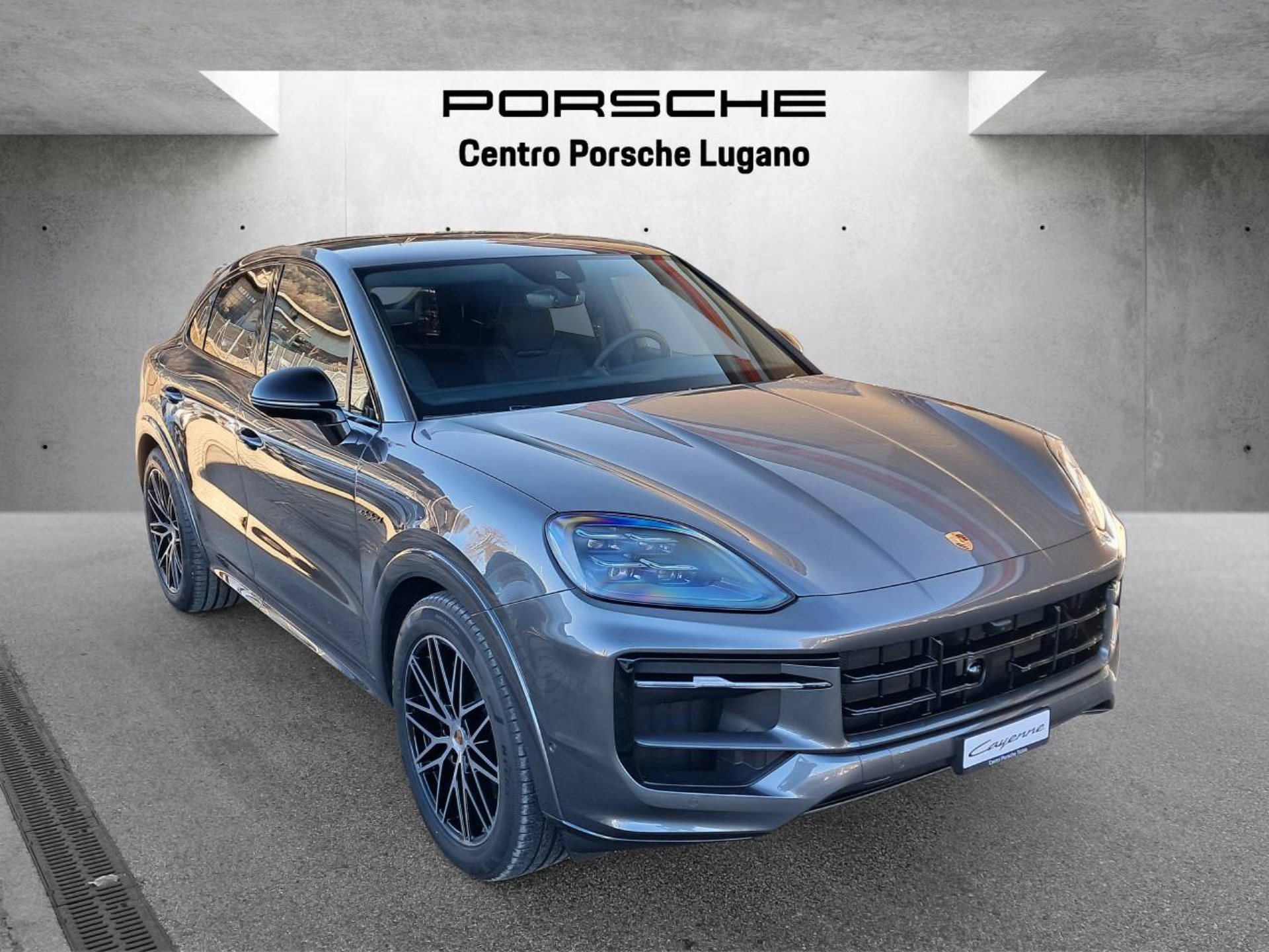 PORSCHE Cayenne E-Hybrid Coupé Black Edition-image-5