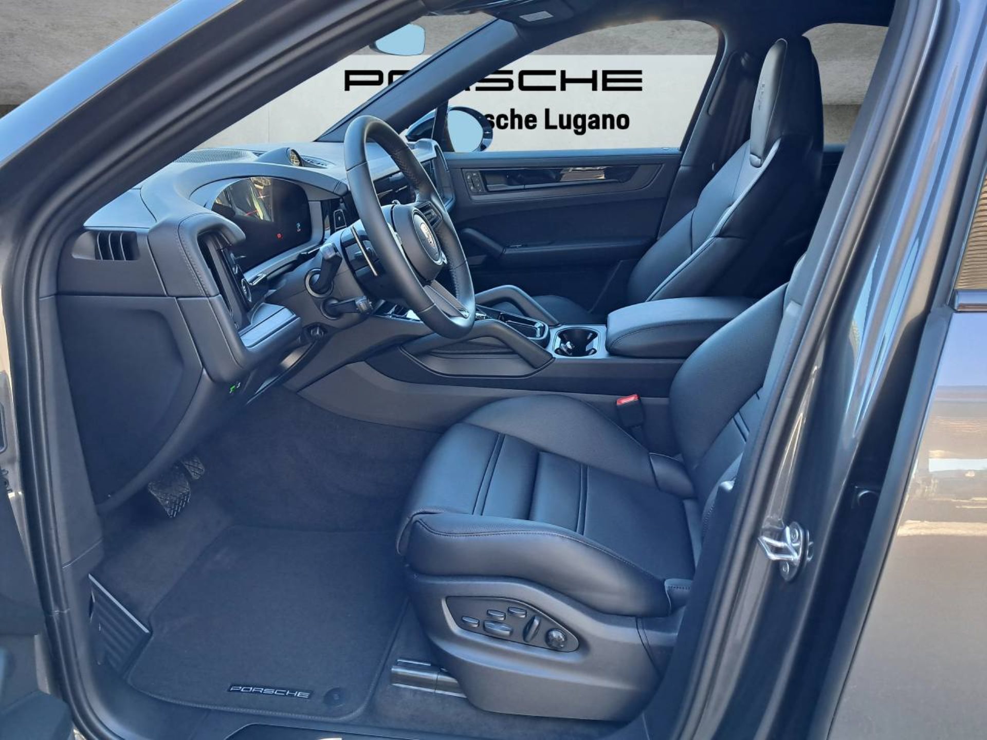 PORSCHE Cayenne E-Hybrid Coupé Black Edition-image-3