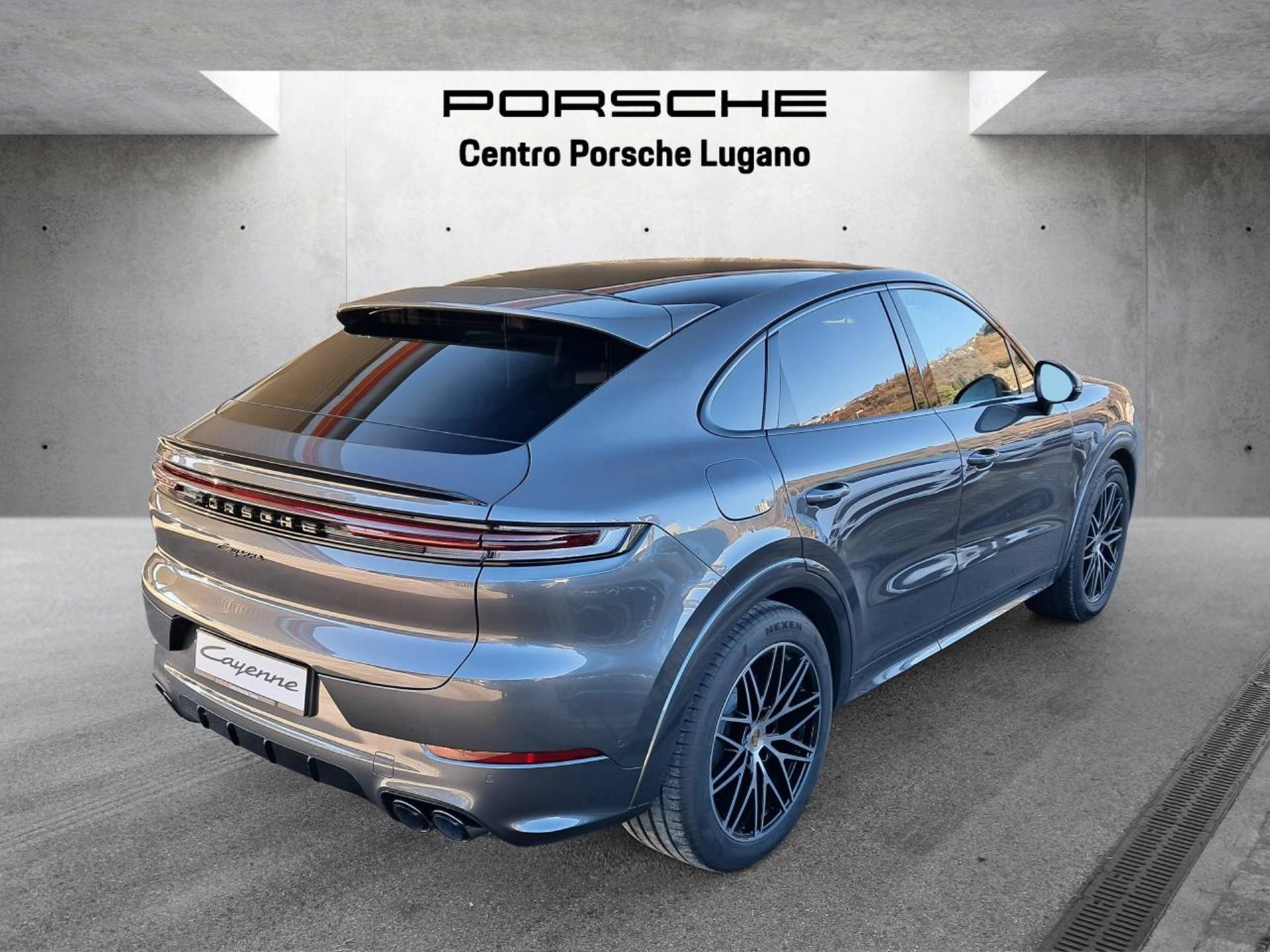 PORSCHE Cayenne E-Hybrid Coupé Black Edition-image-7