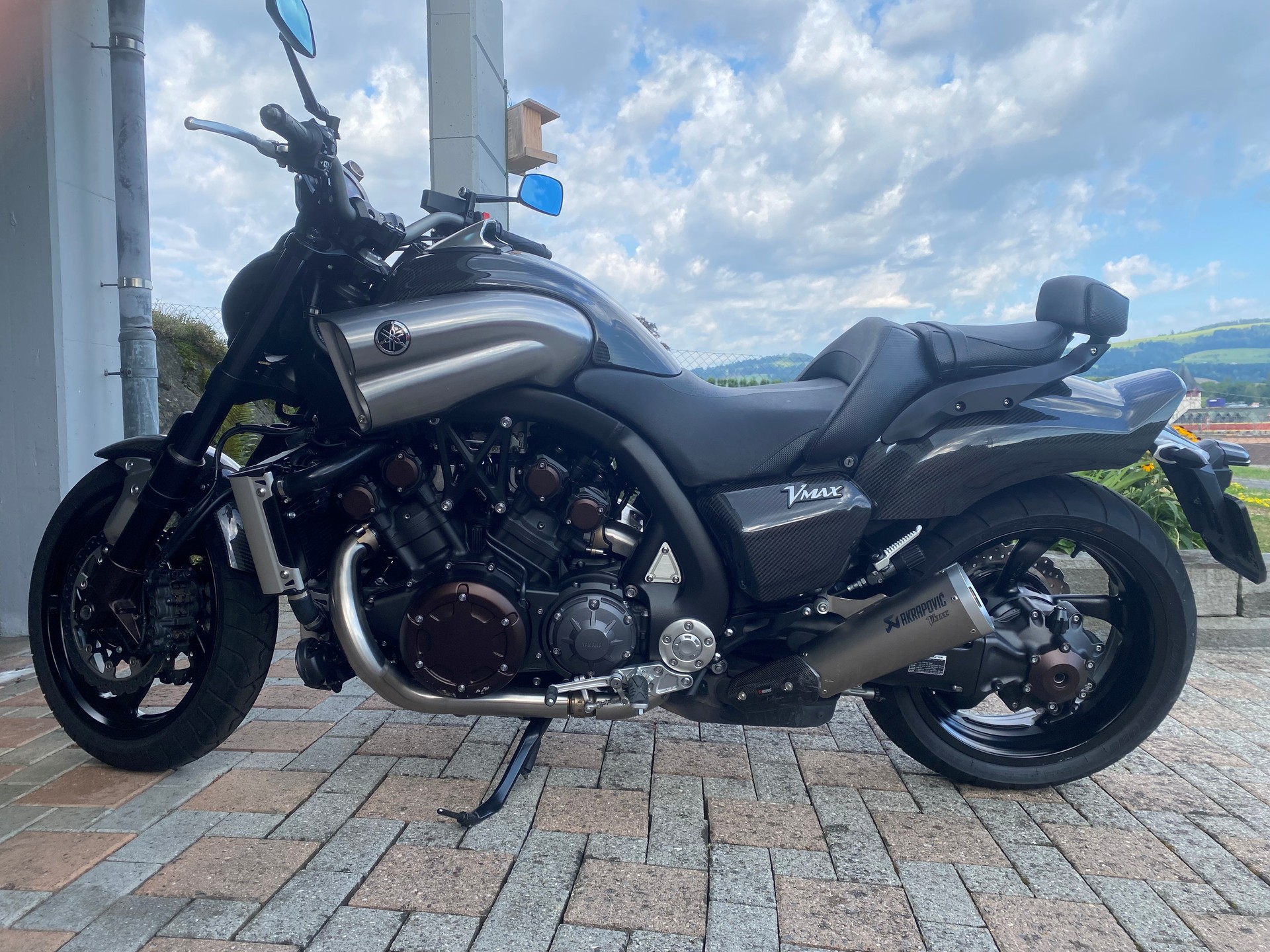 YAMAHA V-MAX Carbon