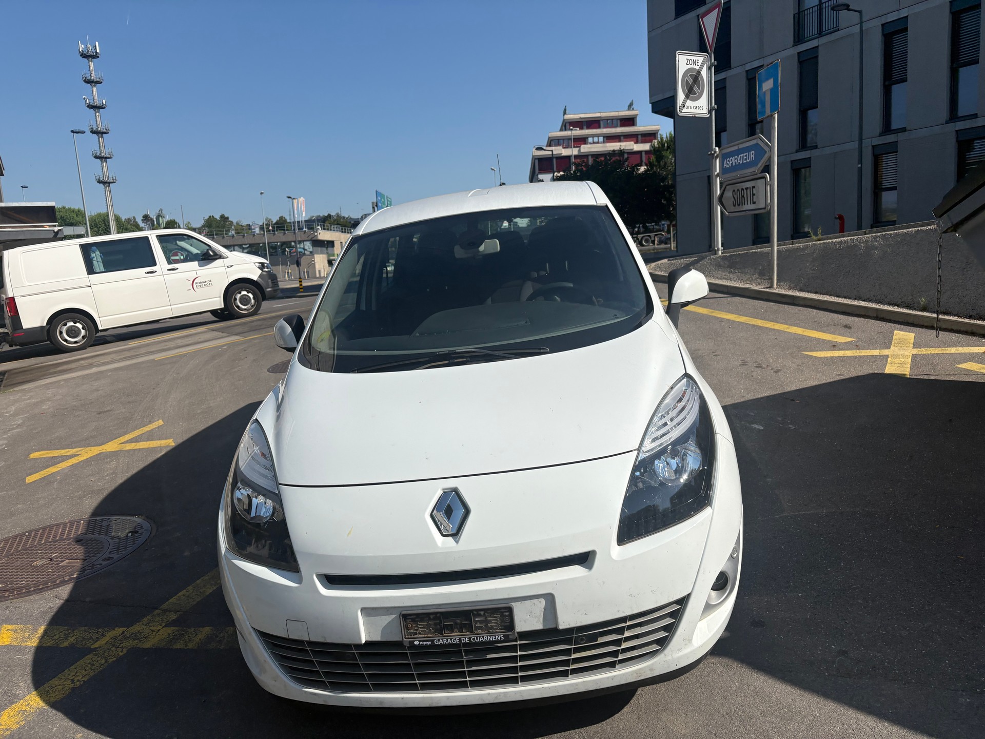 RENAULT Grand Scénic 1.4 16V Turbo Expression-image-1
