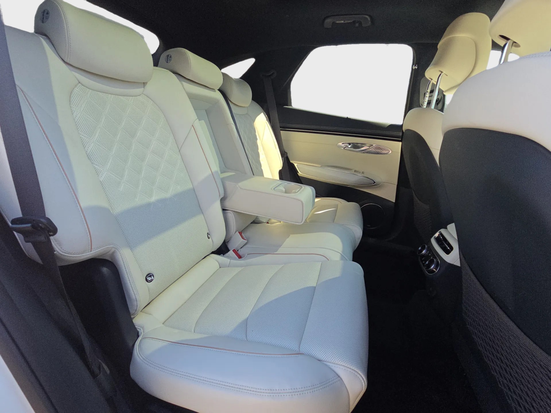 GENESIS GV70 Electrified Sport kWh 77,4 AWD-image-12