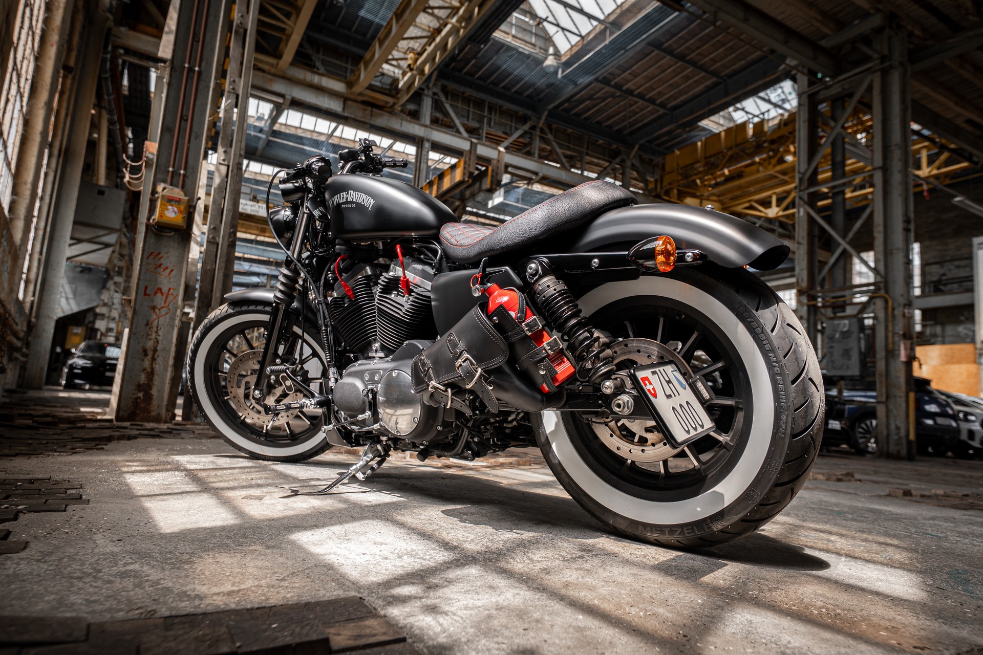 HARLEY-DAVIDSON XL 883 N Sportster Iron ABS-image-1
