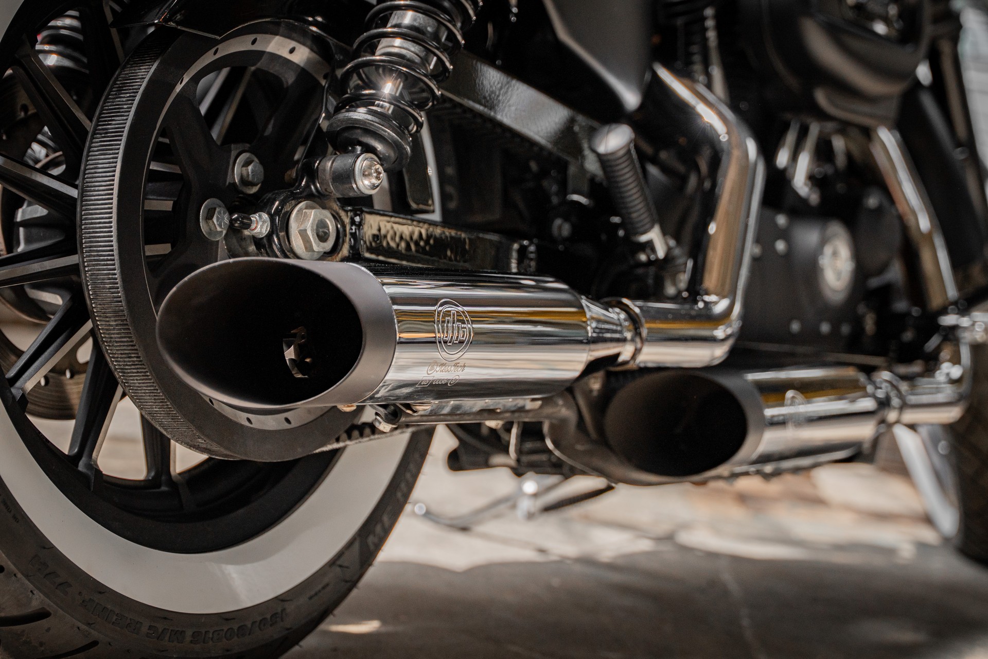 HARLEY-DAVIDSON XL 883 N Sportster Iron ABS-image-8
