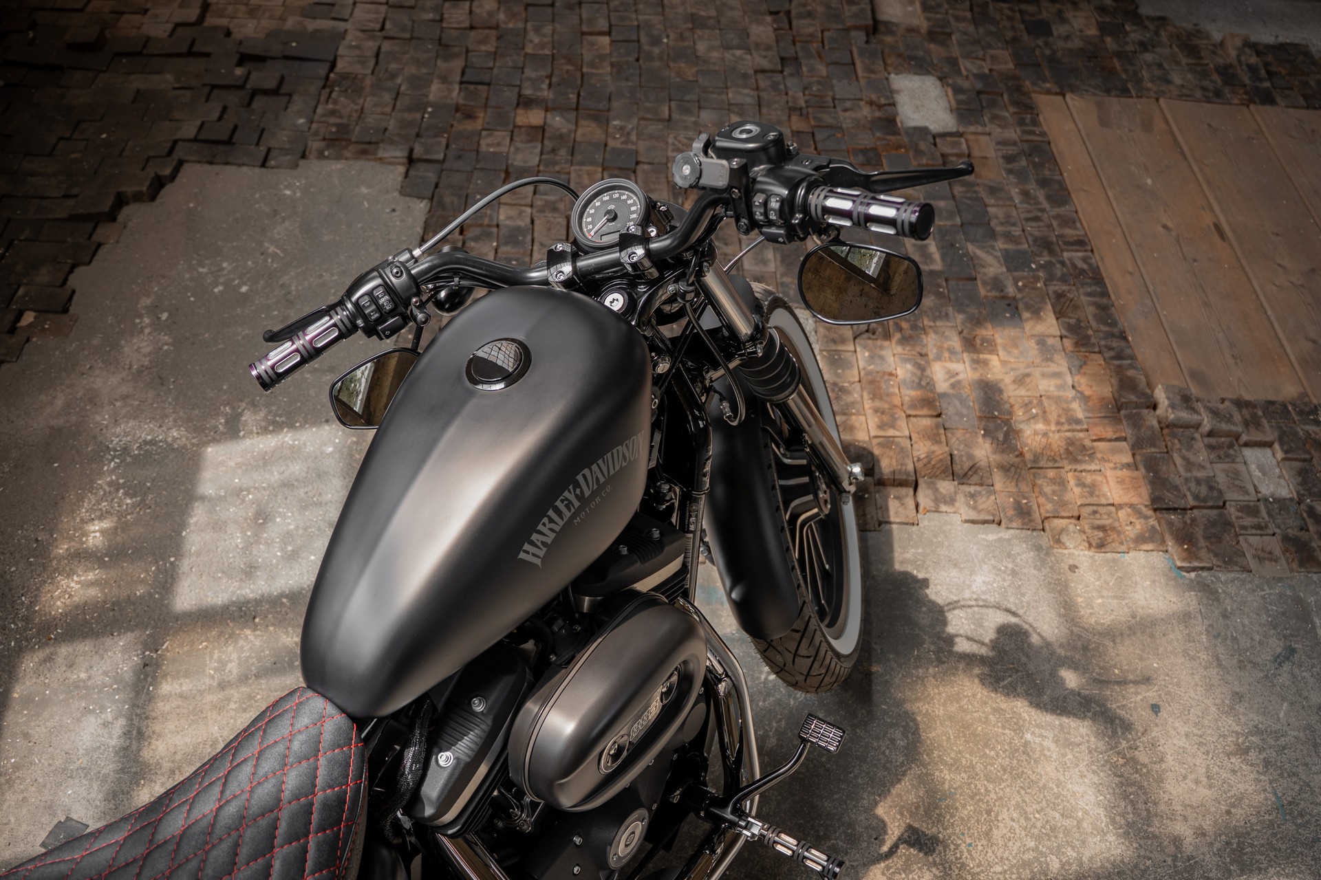 HARLEY-DAVIDSON XL 883 N Sportster Iron ABS-image-4