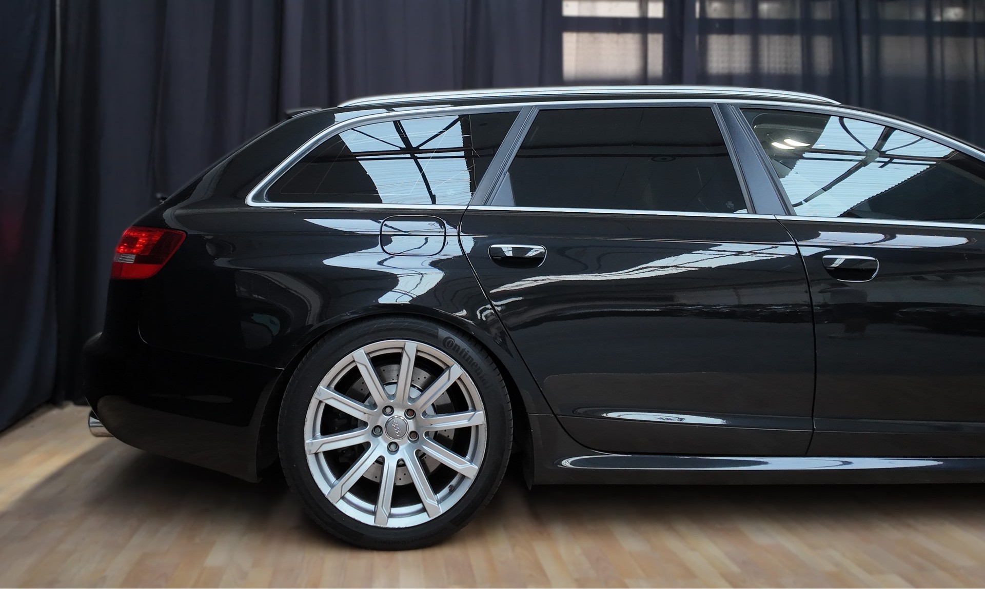 AUDI RS6 Avant 5.0 TFSI V10 quattro tiptronic-image-4