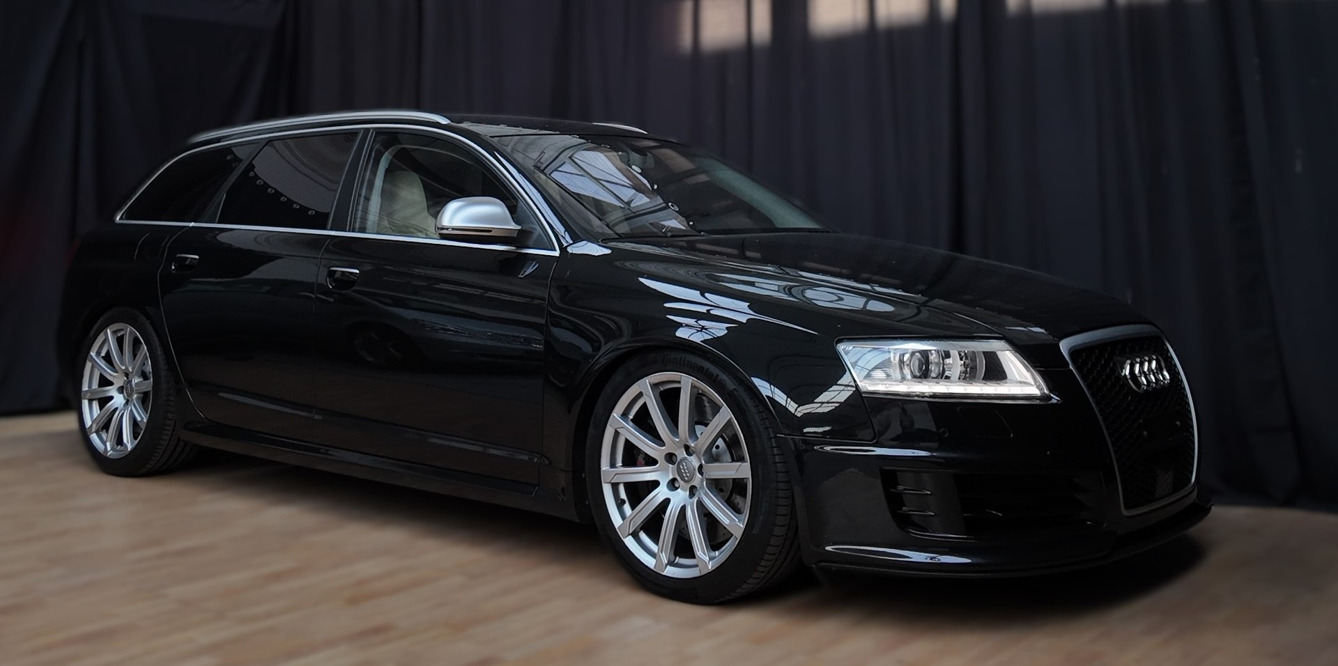 AUDI RS6 Avant 5.0 TFSI V10 quattro tiptronic-image-0