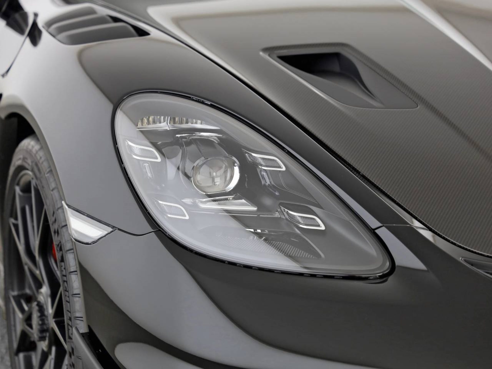 PORSCHE 718 Spyder RS-image-18