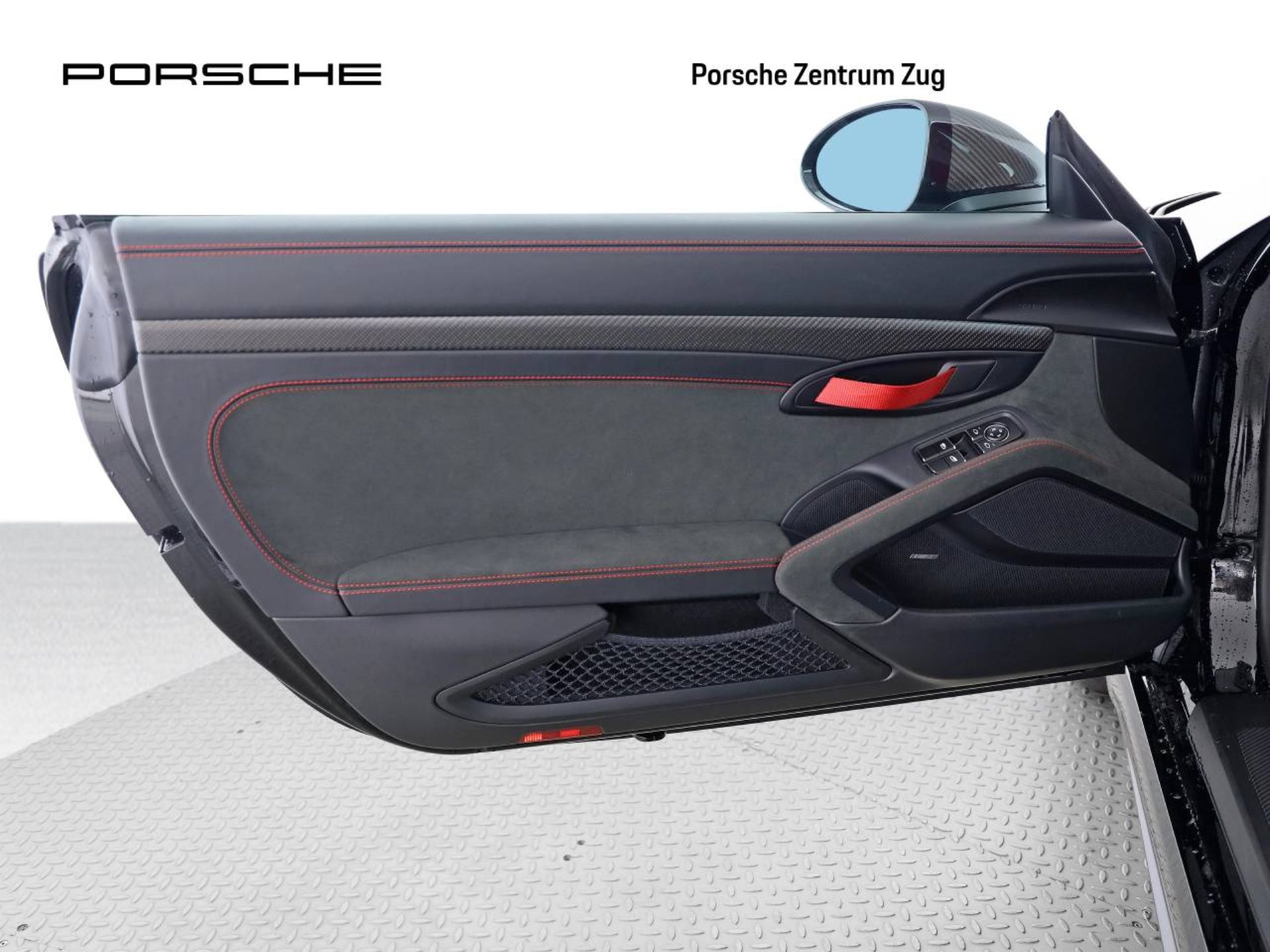 PORSCHE 718 Spyder RS-image-11