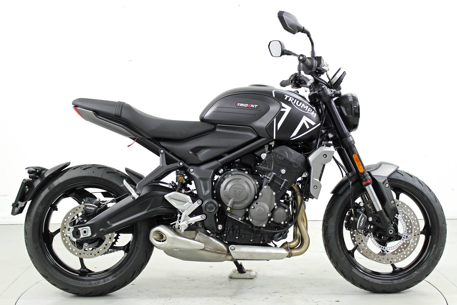 TRIUMPH Trident 660 ABS-showroom-element-3