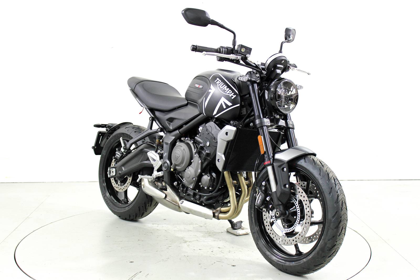 TRIUMPH Trident 660 ABS-showroom-element-1