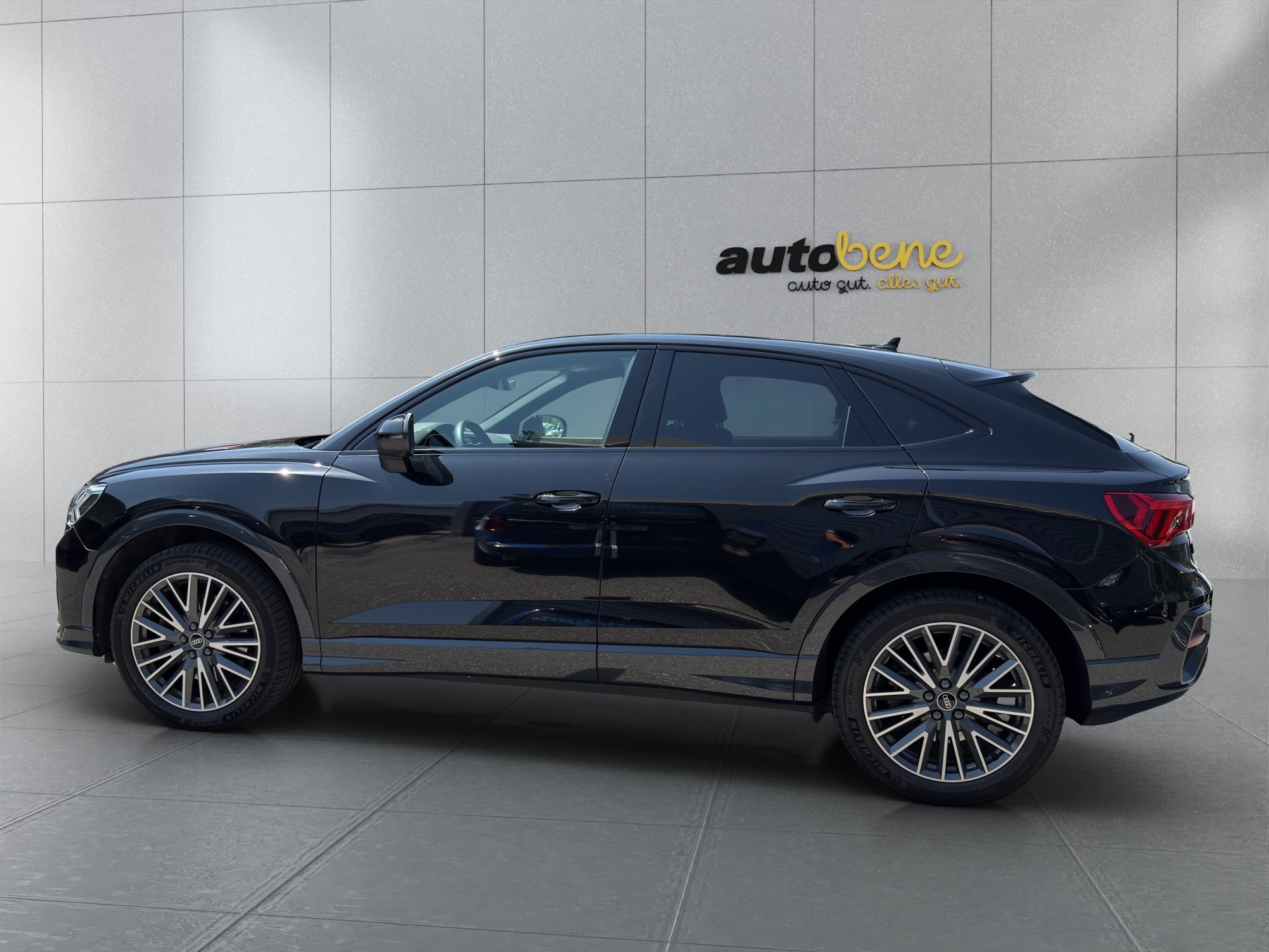 AUDI Q3 Sportback 40 TDI Attraction quattro S-tronic-image-6