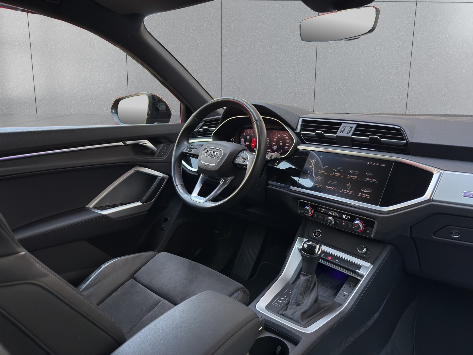 AUDI Q3 Sportback 40 TDI Attraction quattro S-tronic-image-8