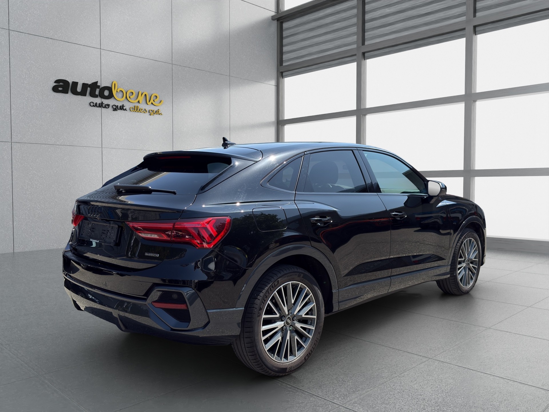 AUDI Q3 Sportback 40 TDI Attraction quattro S-tronic-image-2