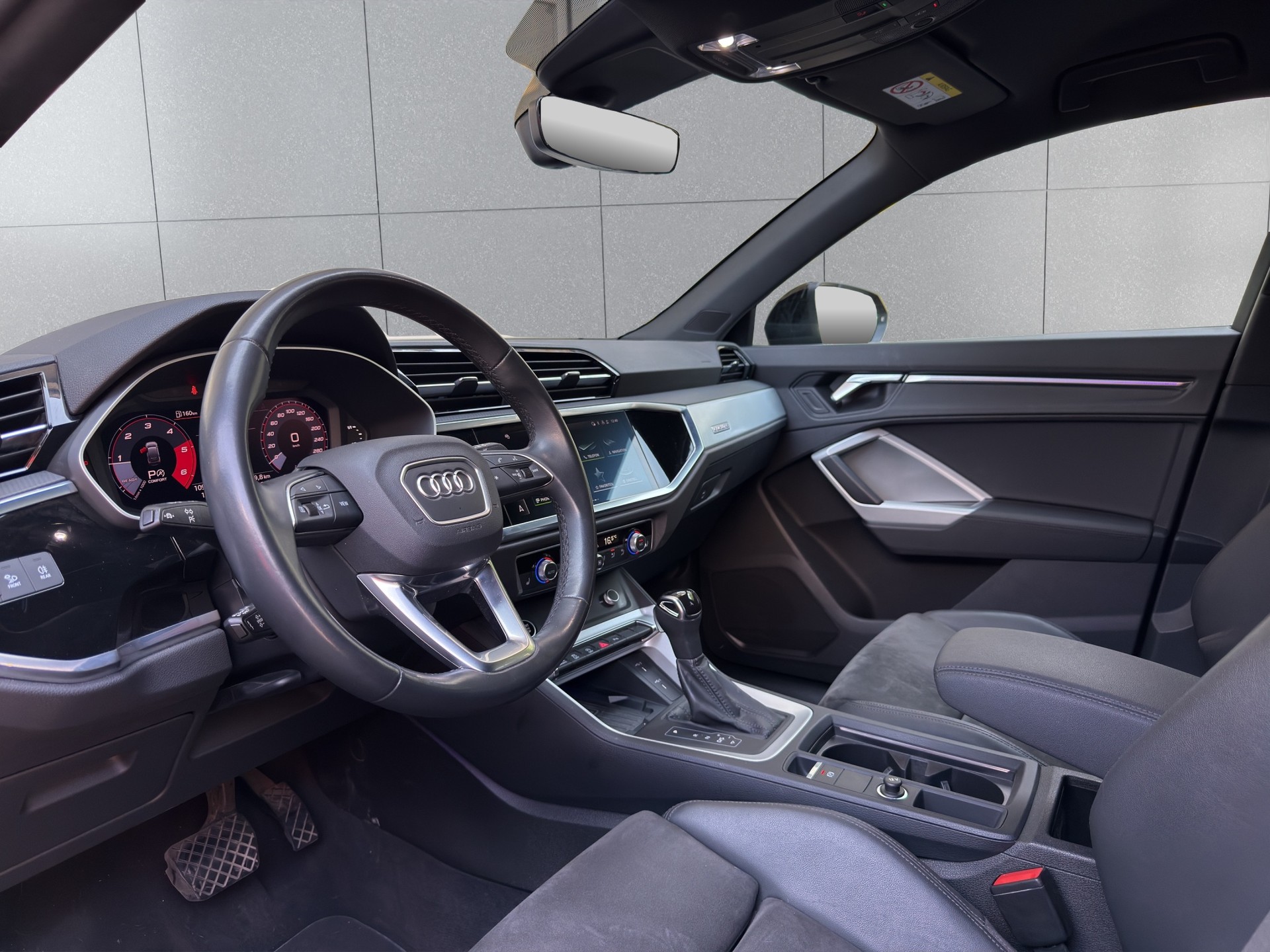 AUDI Q3 Sportback 40 TDI Attraction quattro S-tronic-image-10