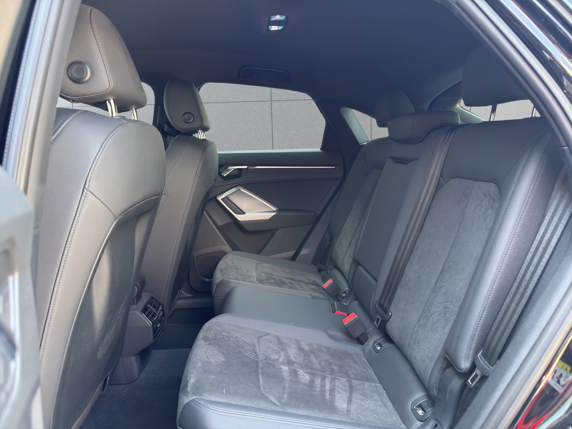 AUDI Q3 Sportback 40 TDI Attraction quattro S-tronic-image-12