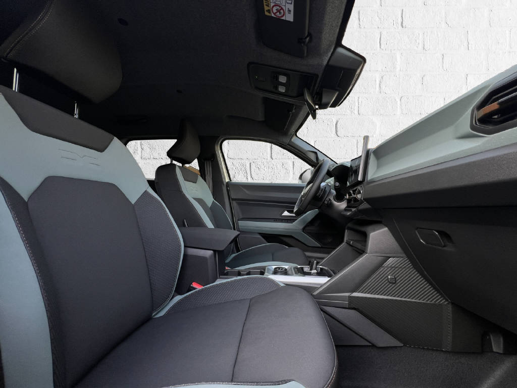 DACIA Duster 1.2 Hybrid Extreme 4WD-image-10