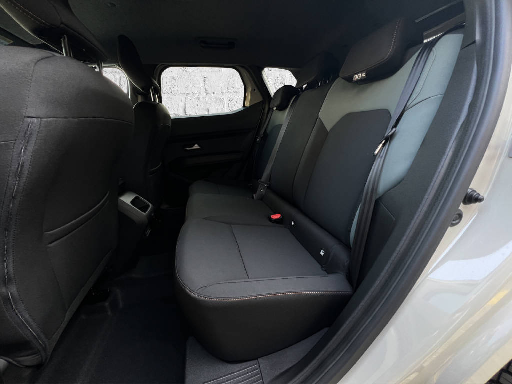 DACIA Duster 1.2 Hybrid Extreme 4WD-image-11