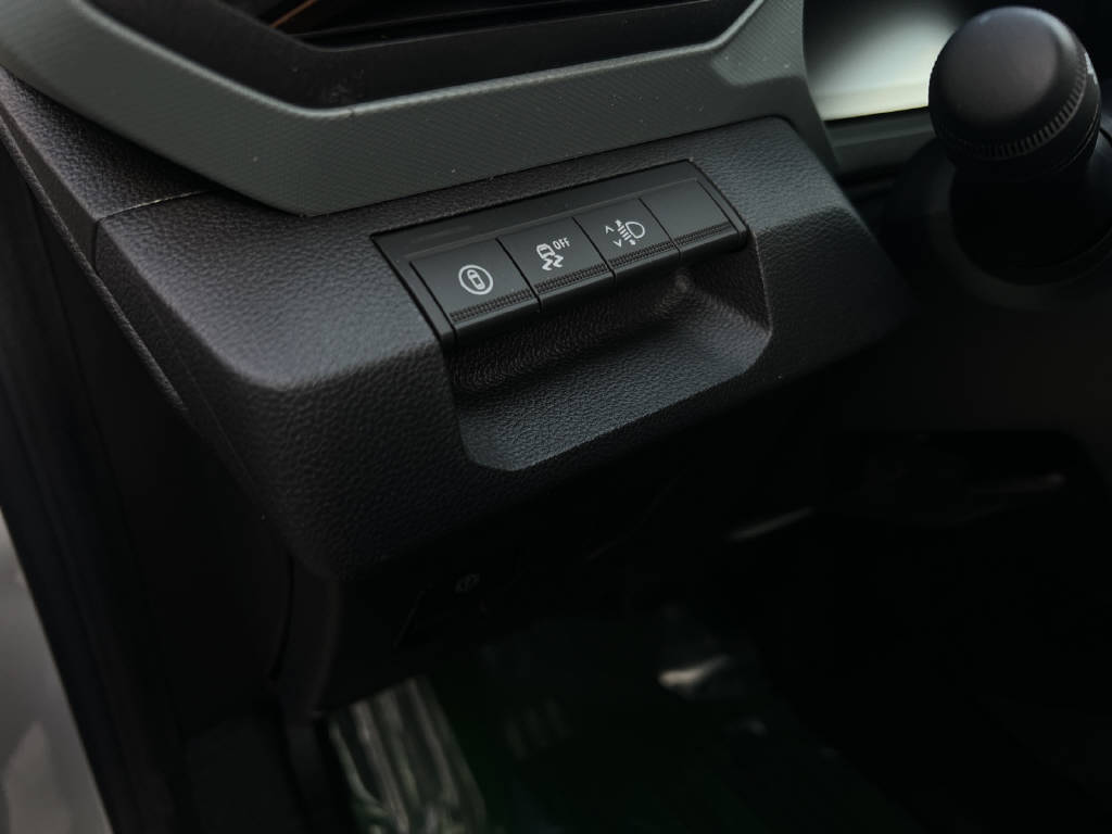 DACIA Duster 1.2 Hybrid Extreme 4WD-image-9