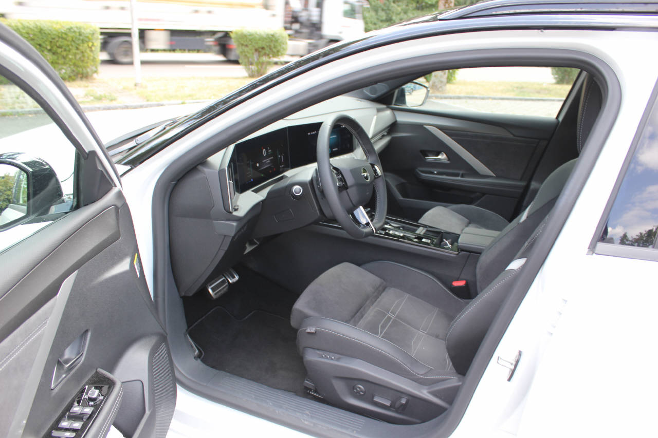 OPEL Astra Sports Tourer 1.6 T PHEV 180 Ultimate-image-5