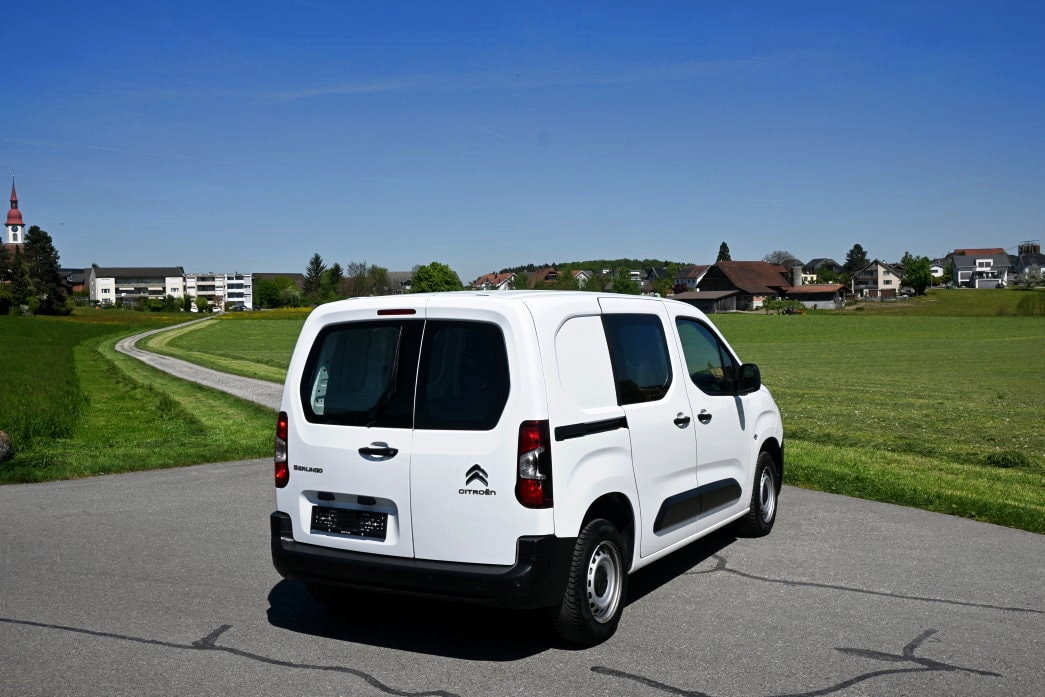 CITROEN Berlingo Van 1.2 Pure Tech 130 s/s Club EAT8 1000kg-image-2