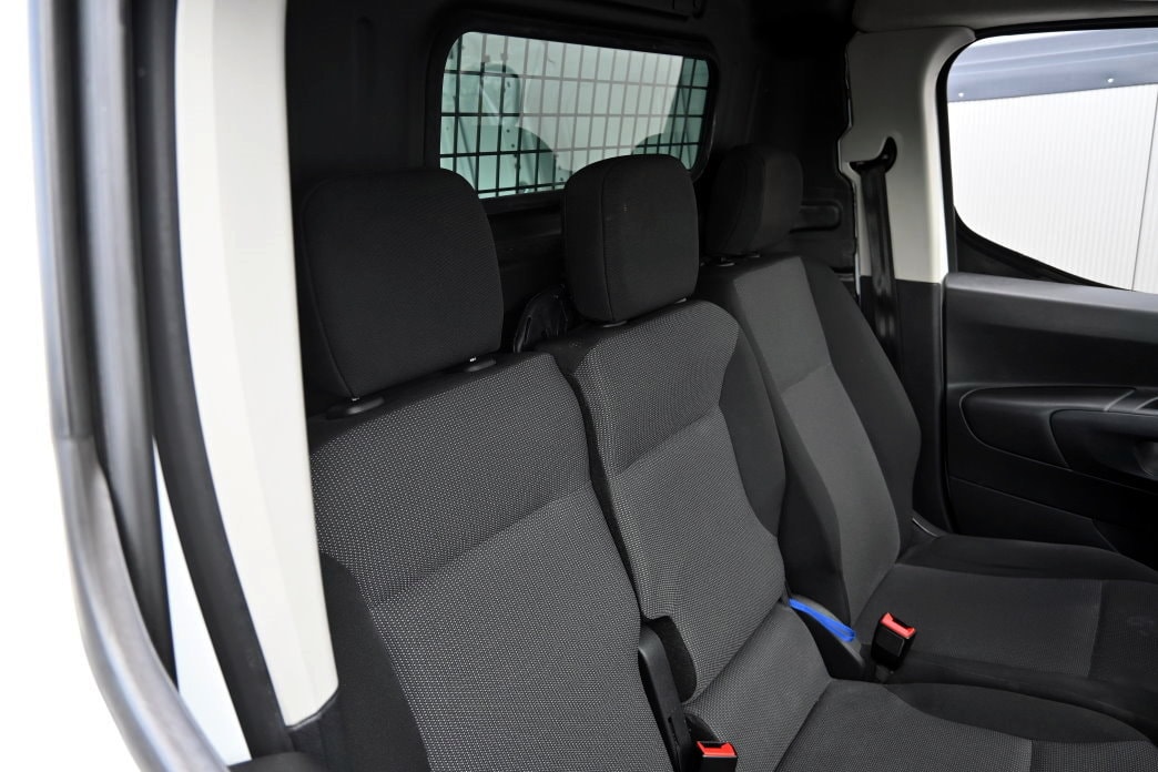 CITROEN Berlingo Van 1.2 Pure Tech 130 s/s Club EAT8 1000kg-image-7