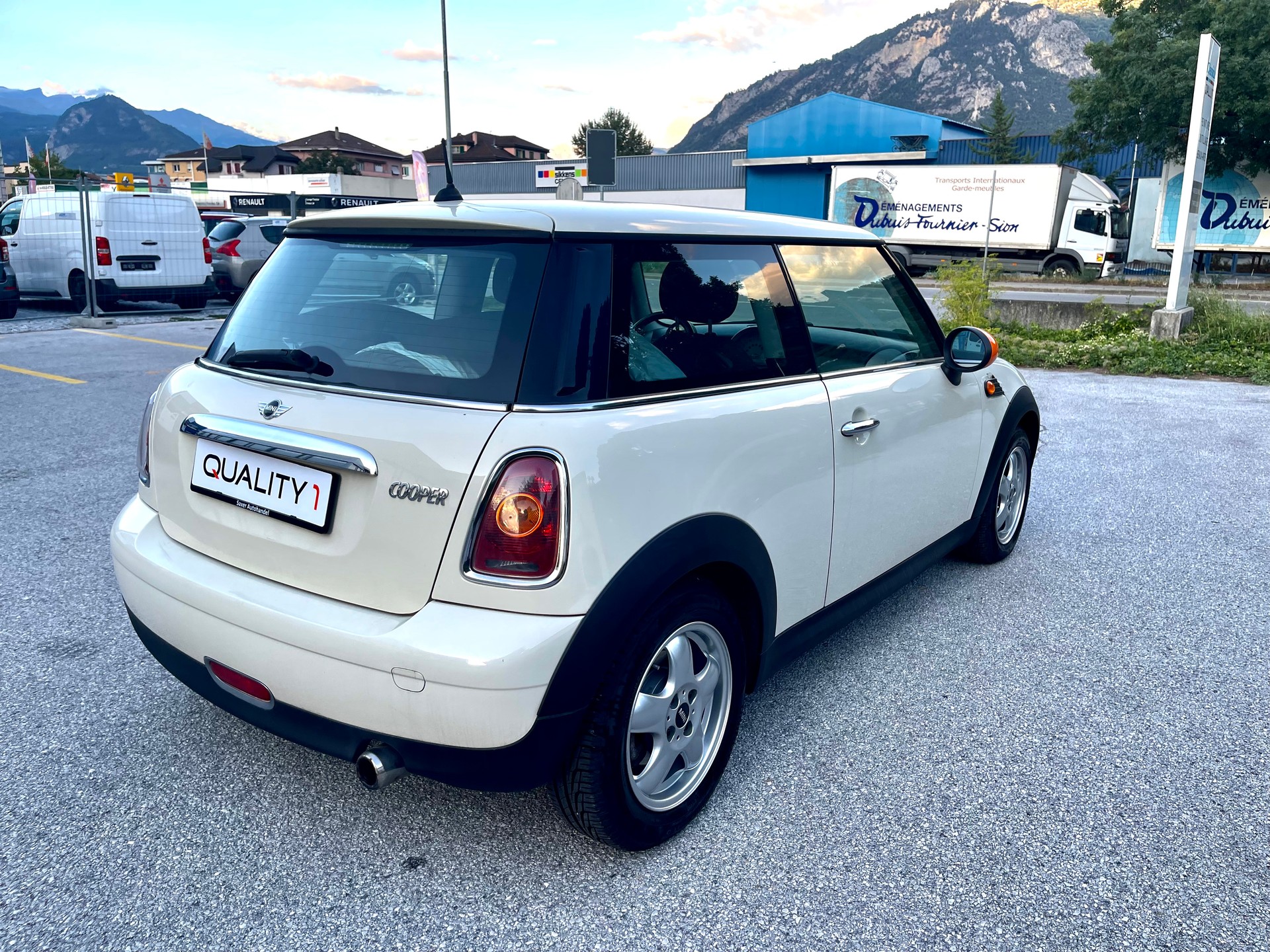 MINI Cooper-image-9