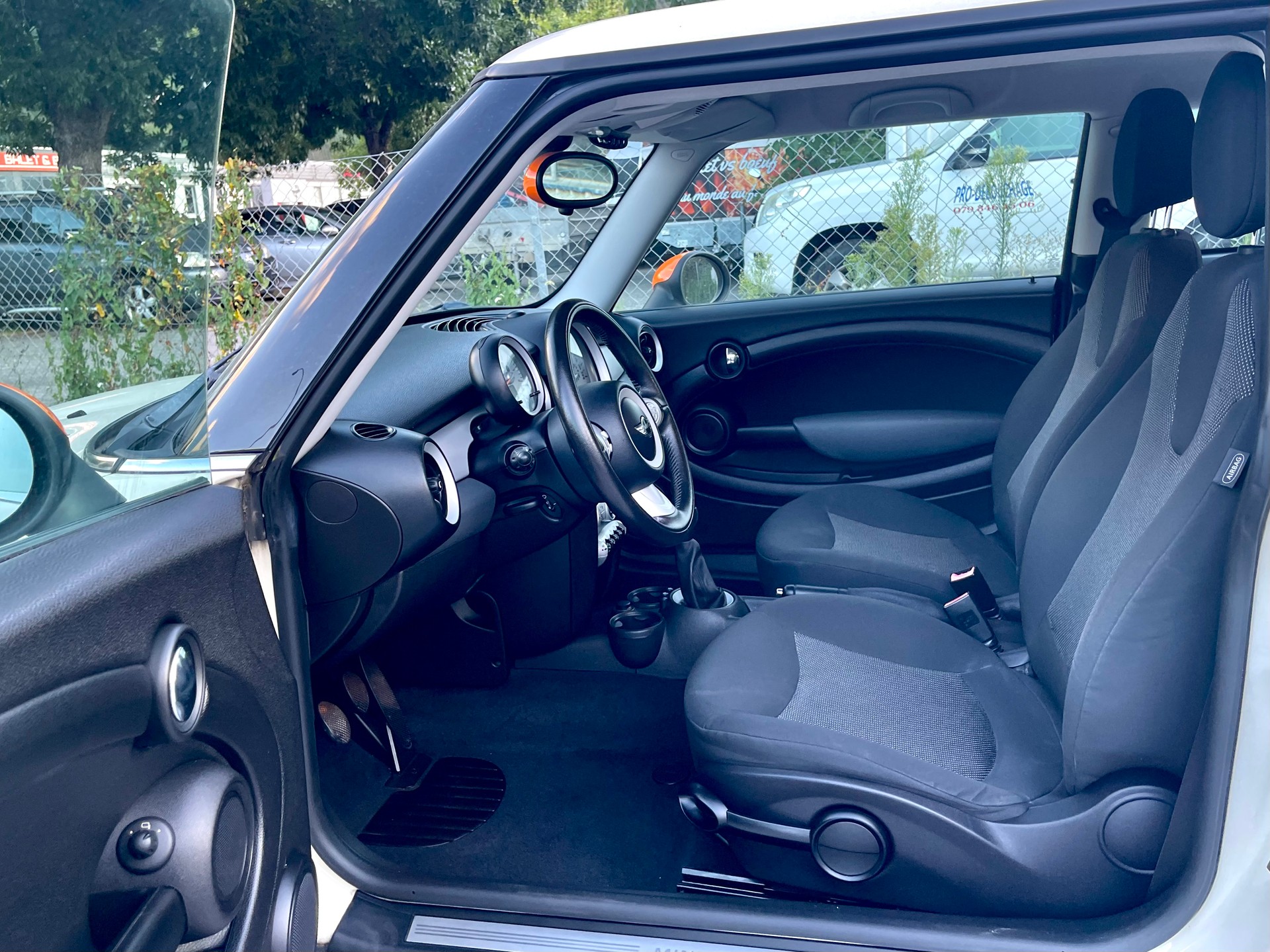 MINI Cooper-image-17