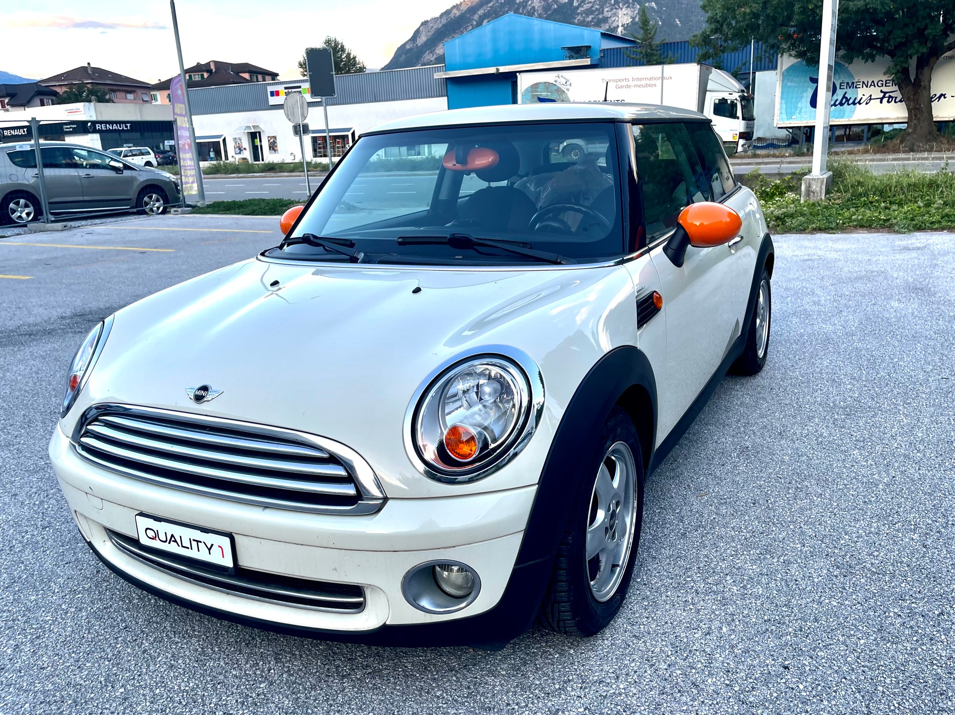 MINI Cooper-image-2