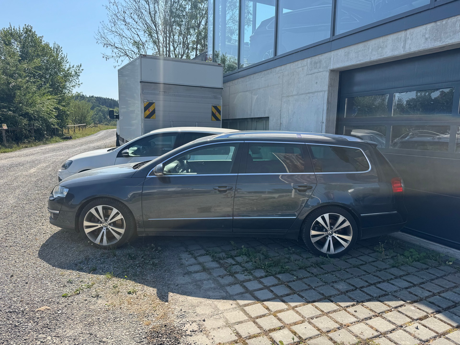 VW Passat Variant 3.2 V6 FSI Highline 4Motion-image-2