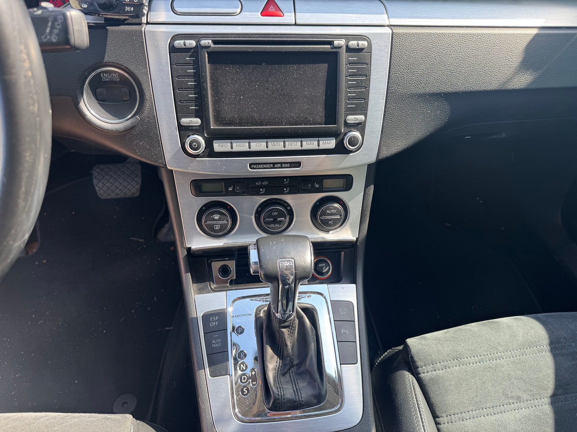 VW Passat Variant 3.2 V6 FSI Highline 4Motion-image-8