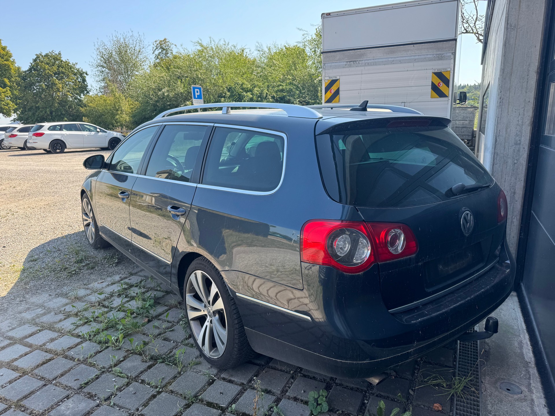 VW Passat Variant 3.2 V6 FSI Highline 4Motion-image-3