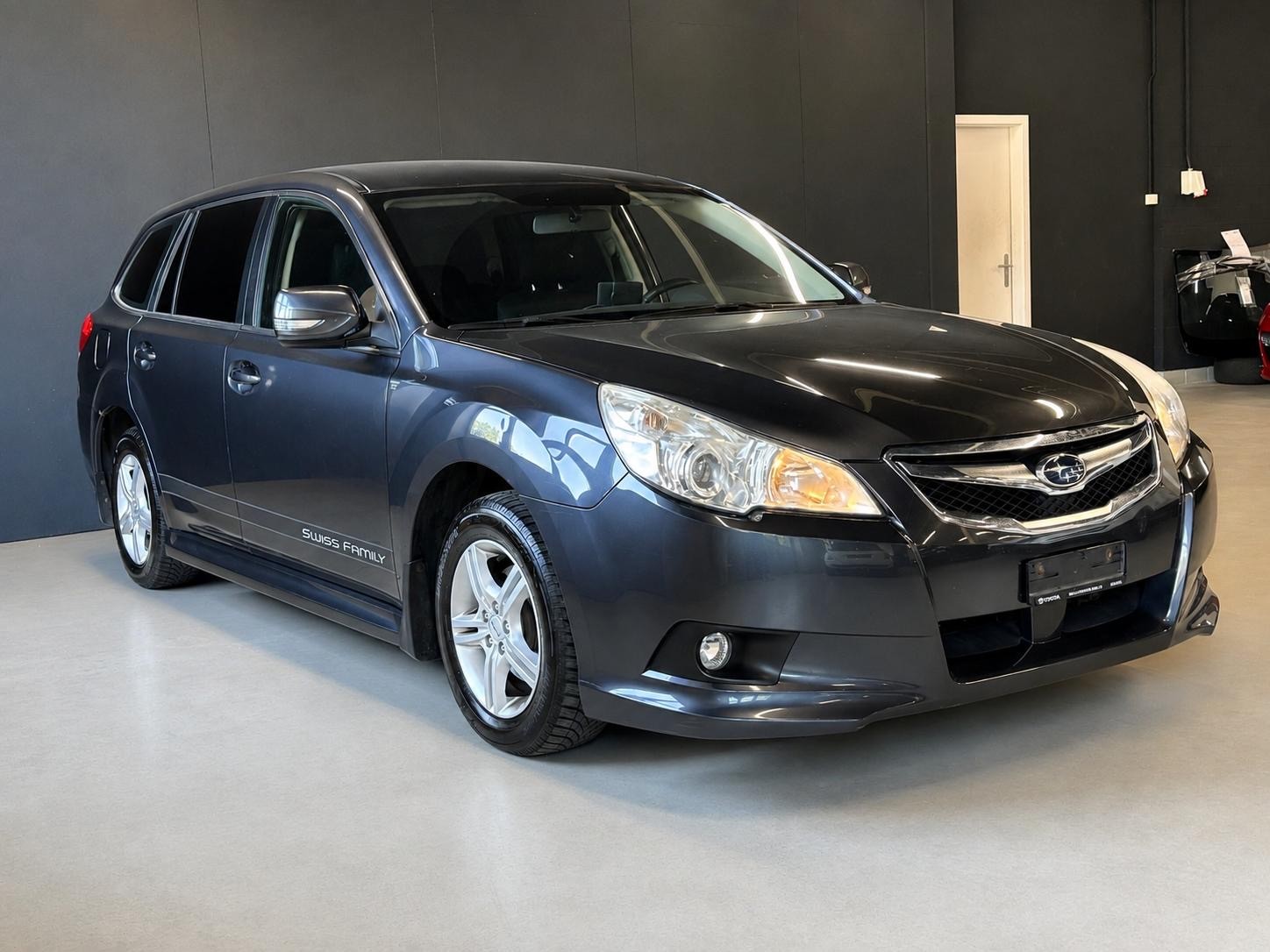 SUBARU Legacy 2.0i Swiss AWD Lineartronic-image-0