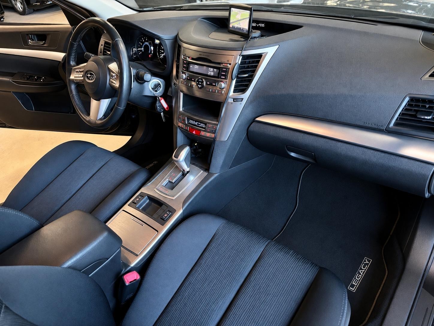SUBARU Legacy 2.0i Swiss AWD Lineartronic-image-10