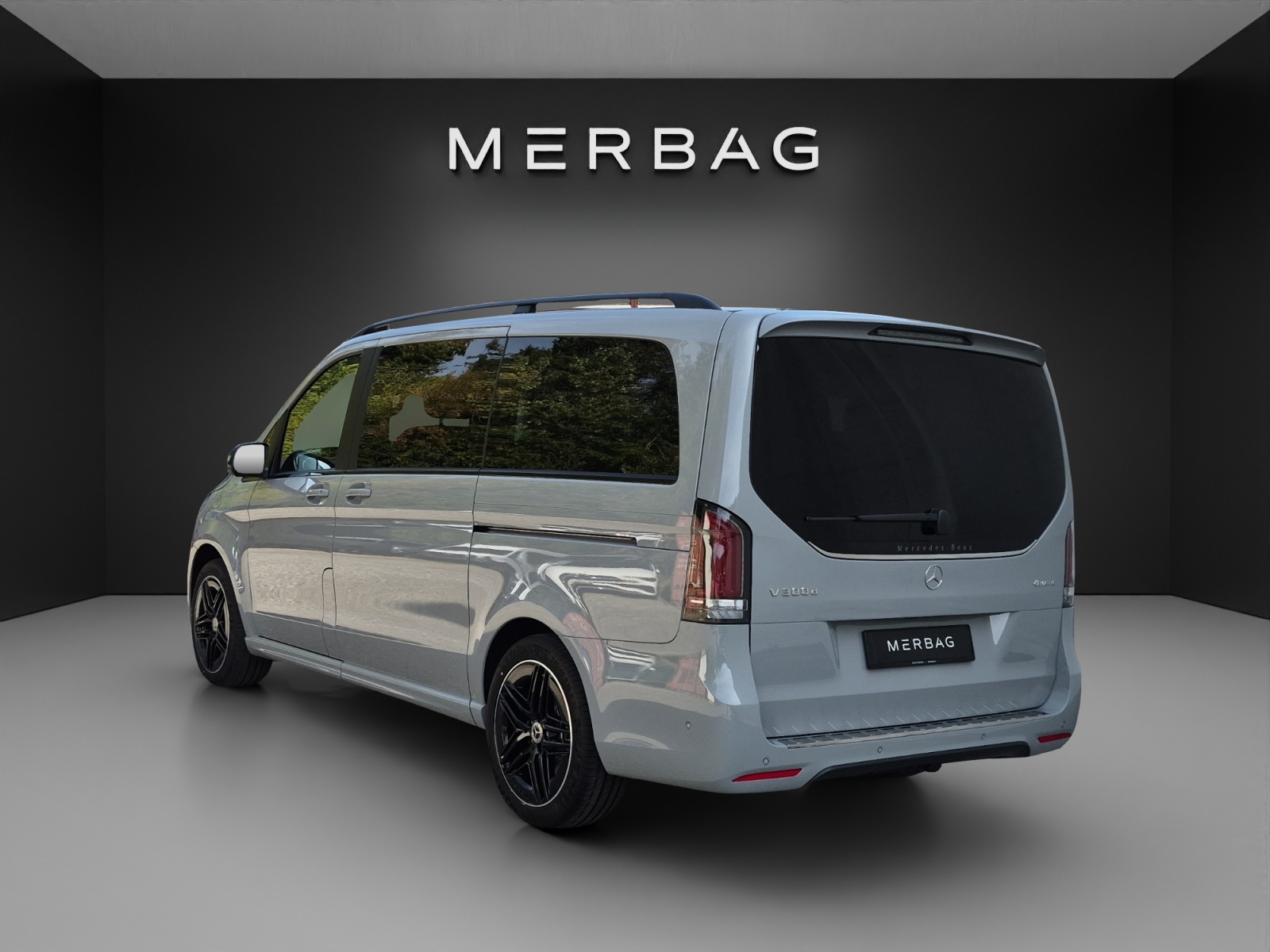 MERCEDES-BENZ V 300 d lang 4Matic Swiss Edition 9G-Tronic-image-3