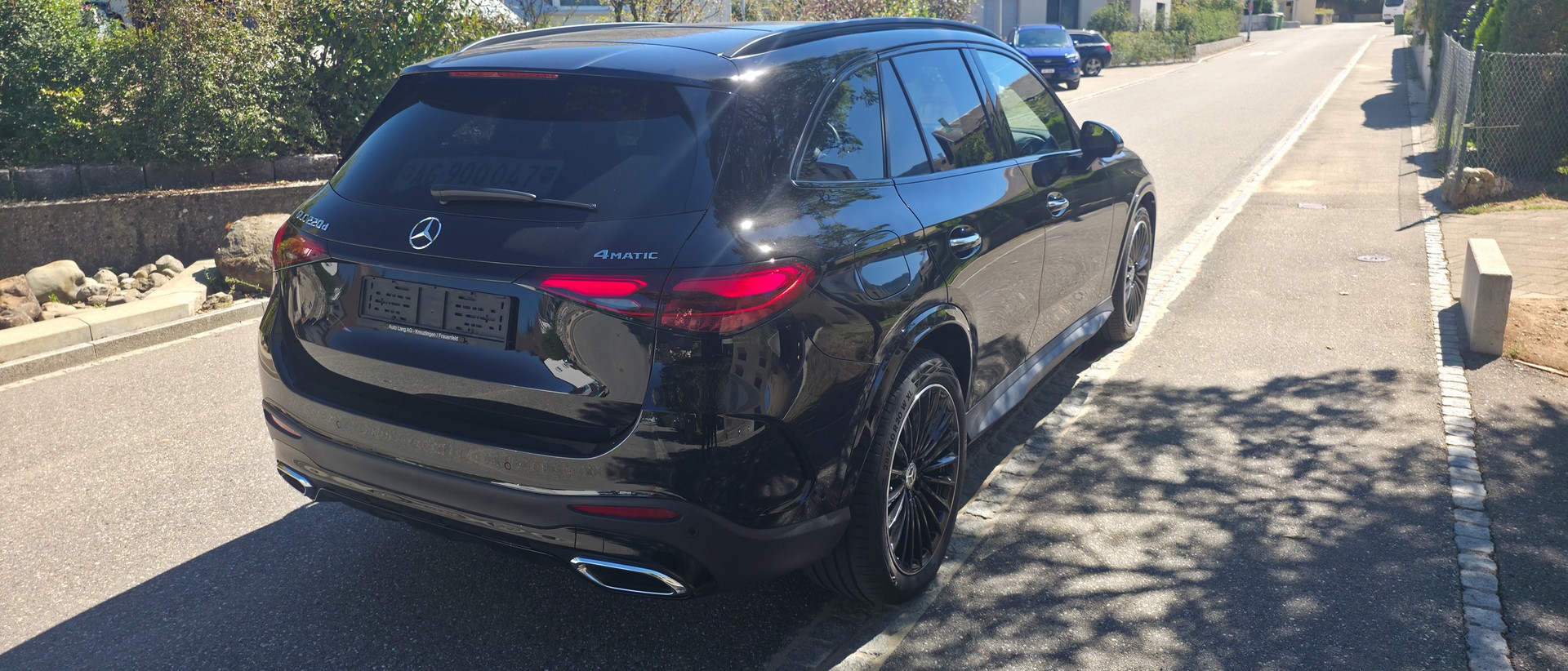 MERCEDES-BENZ GLC 220 d AMG Line 4matic-image-4