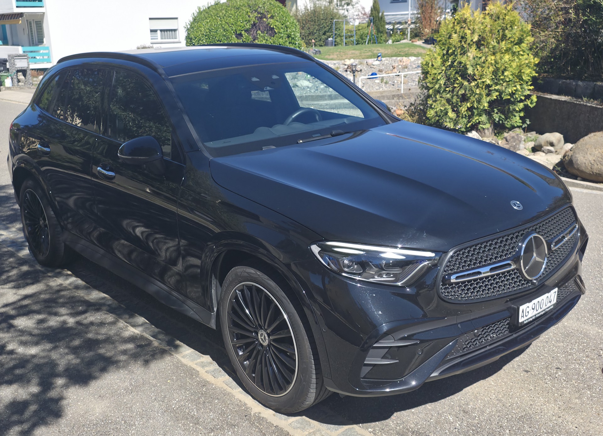 MERCEDES-BENZ GLC 220 d AMG Line 4matic-image-2