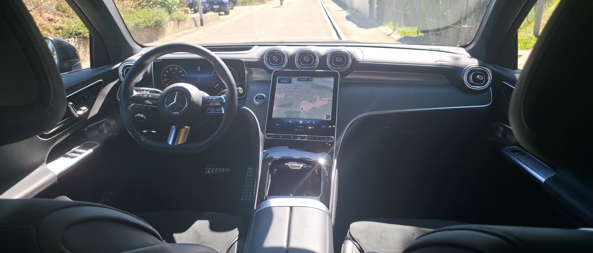 MERCEDES-BENZ GLC 220 d AMG Line 4matic-image-11