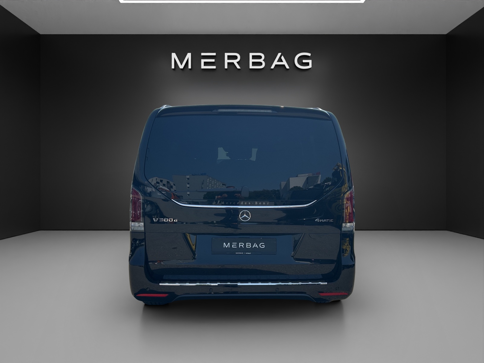MERCEDES-BENZ V 300 d lang 4Matic Swiss Edition 9G-Tronic-image-4
