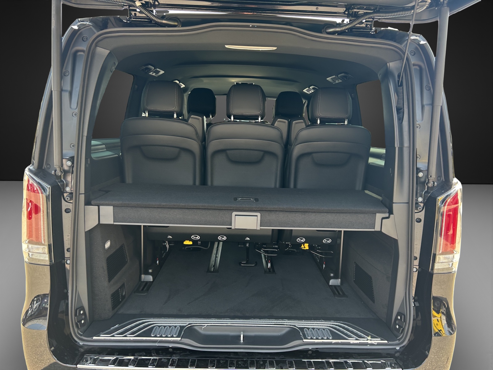 MERCEDES-BENZ V 300 d lang 4Matic Swiss Edition 9G-Tronic-image-5