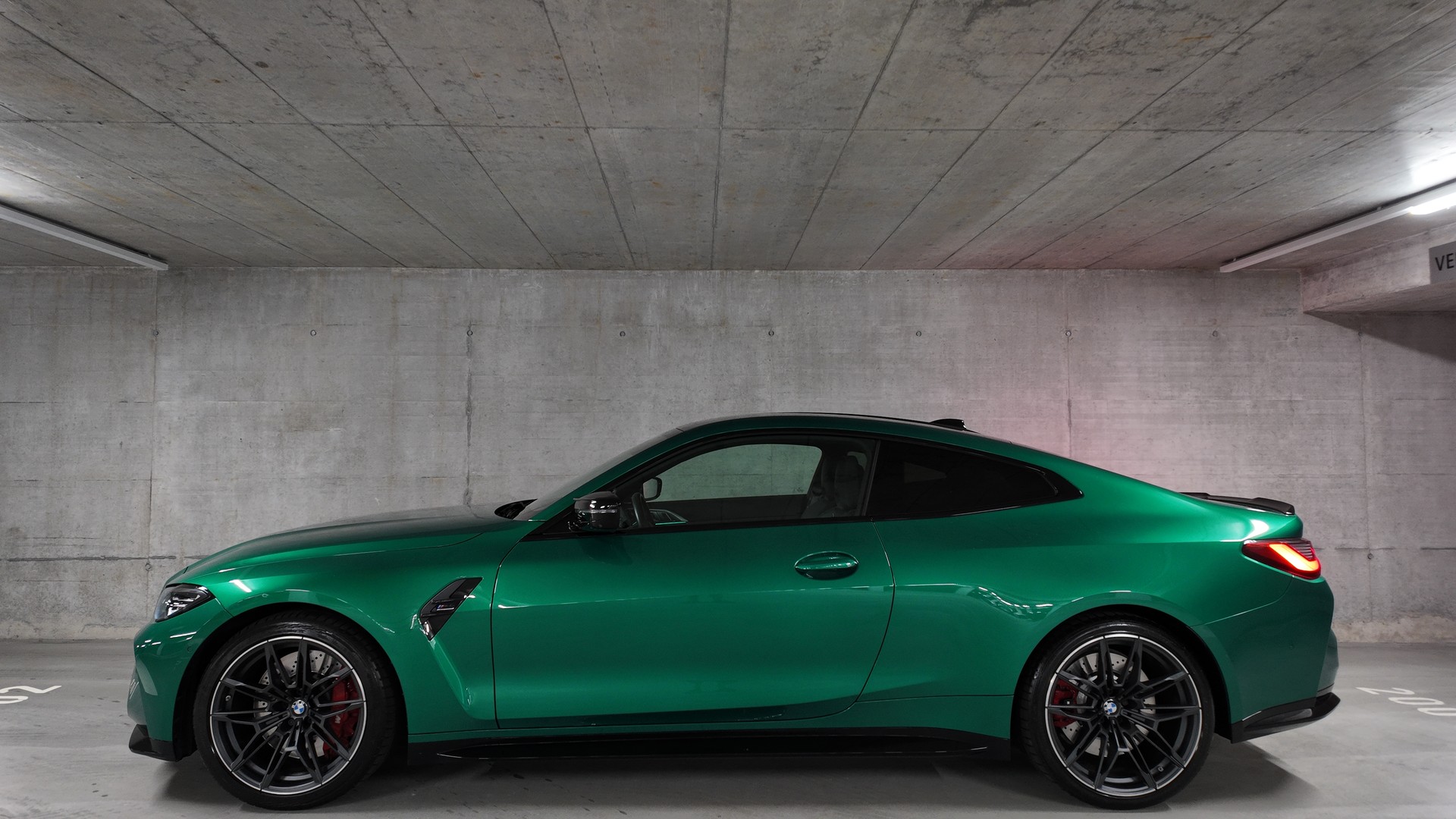 BMW M4 Coupé Competition M xDrive-image-2