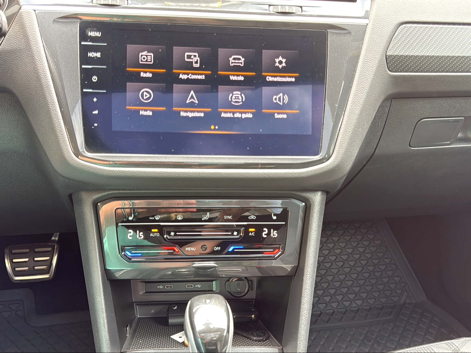 VW Tiguan 2.0 TDI SCR R-Line 4Motion DSG-image-12
