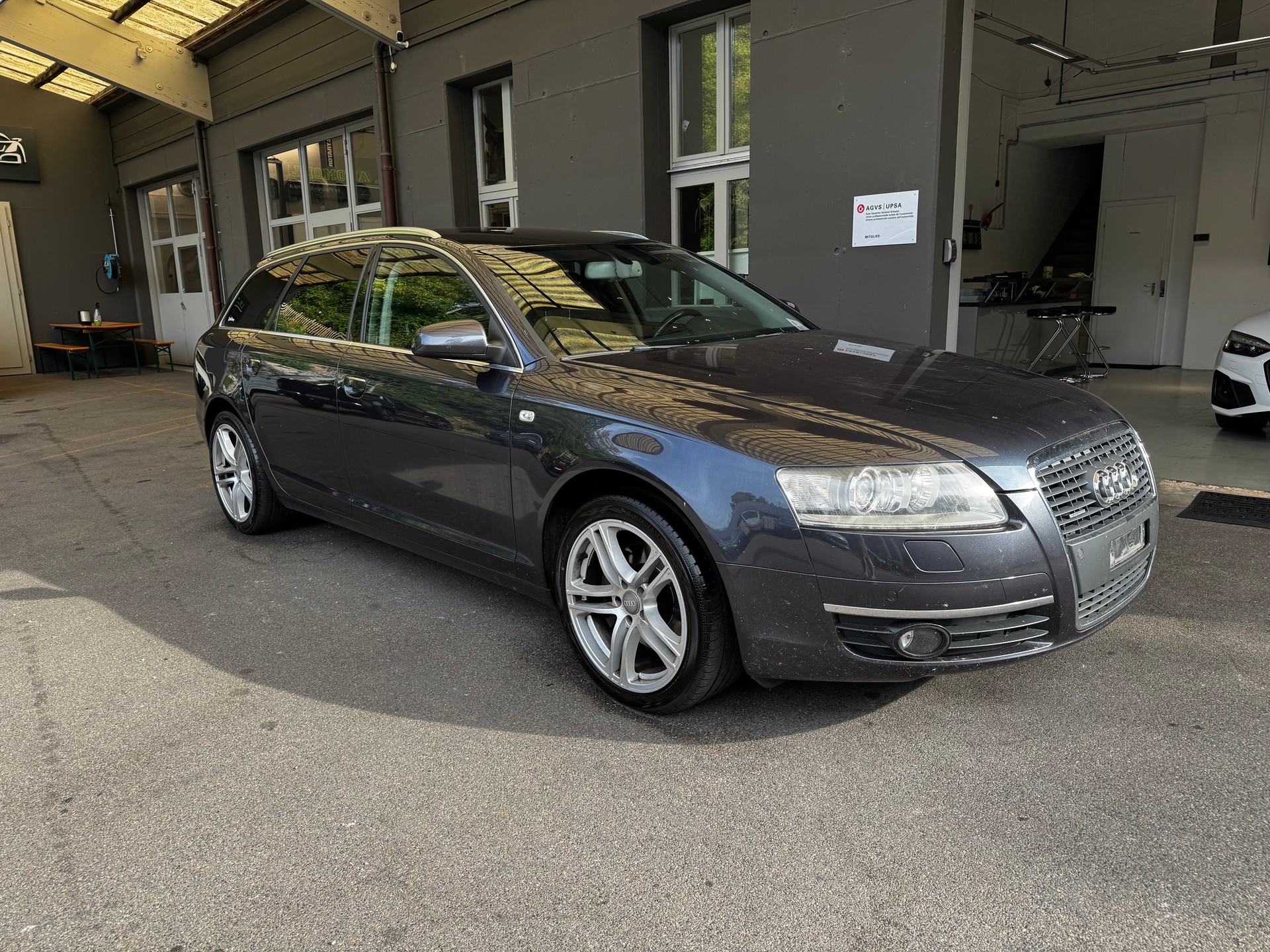 AUDI A6 Avant 3.0 V6 TDI quattro-image-0