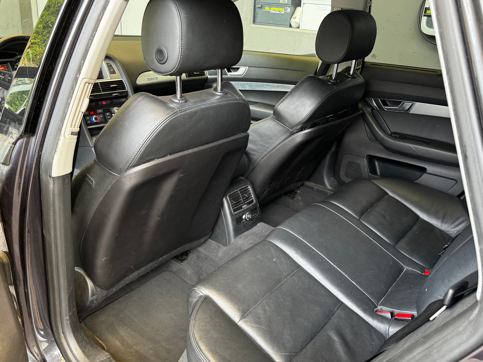 AUDI A6 Avant 3.0 V6 TDI quattro-image-10