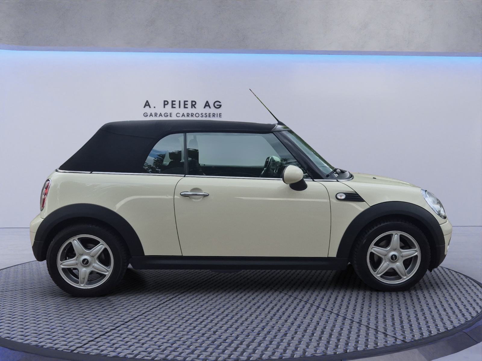 MINI Cooper Cabriolet-image-6
