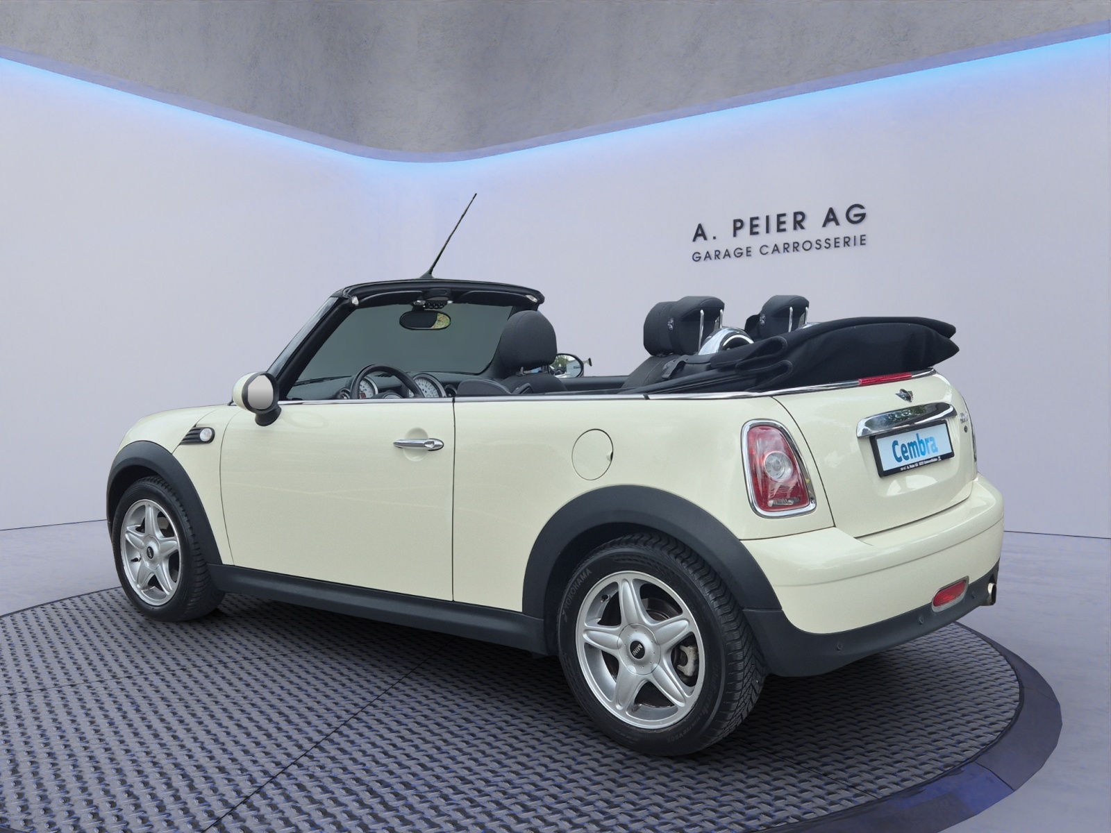 MINI Cooper Cabriolet-image-2