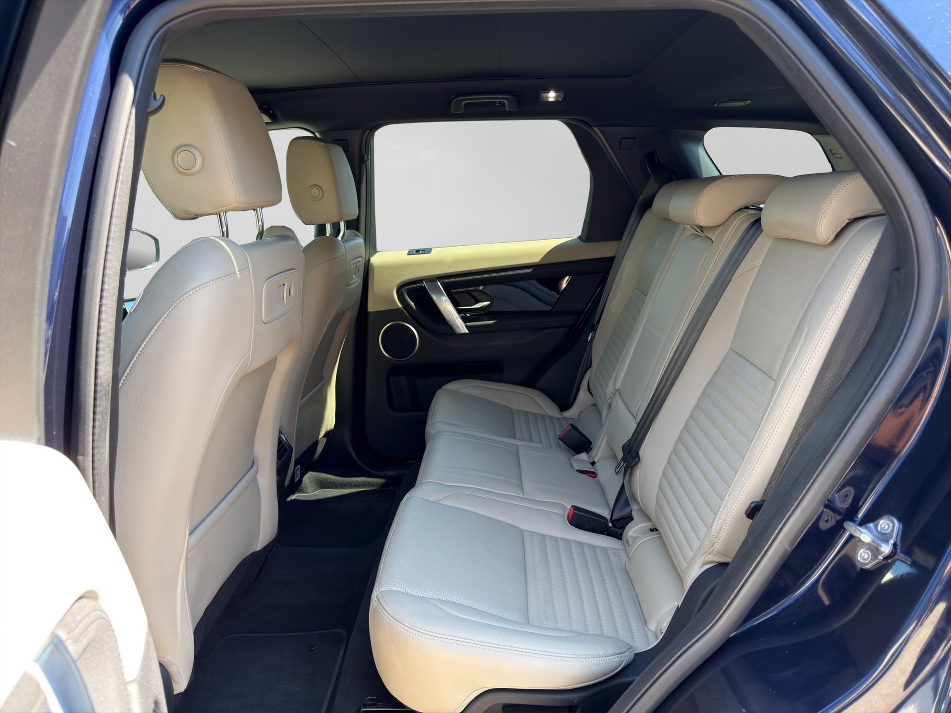 LAND ROVER Discovery Sport 1.5 T 300e SE-image-6