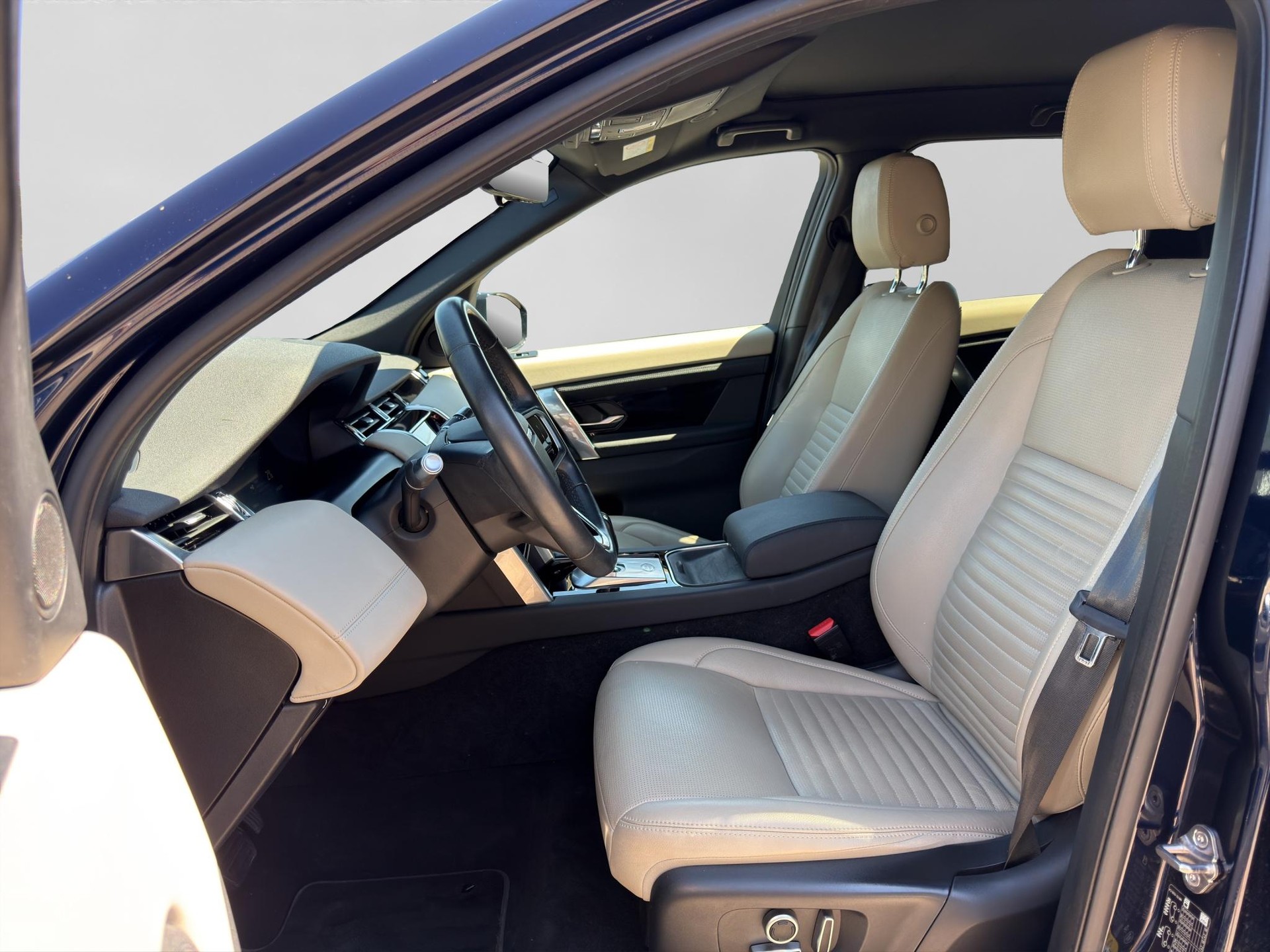 LAND ROVER Discovery Sport 1.5 T 300e SE-image-1
