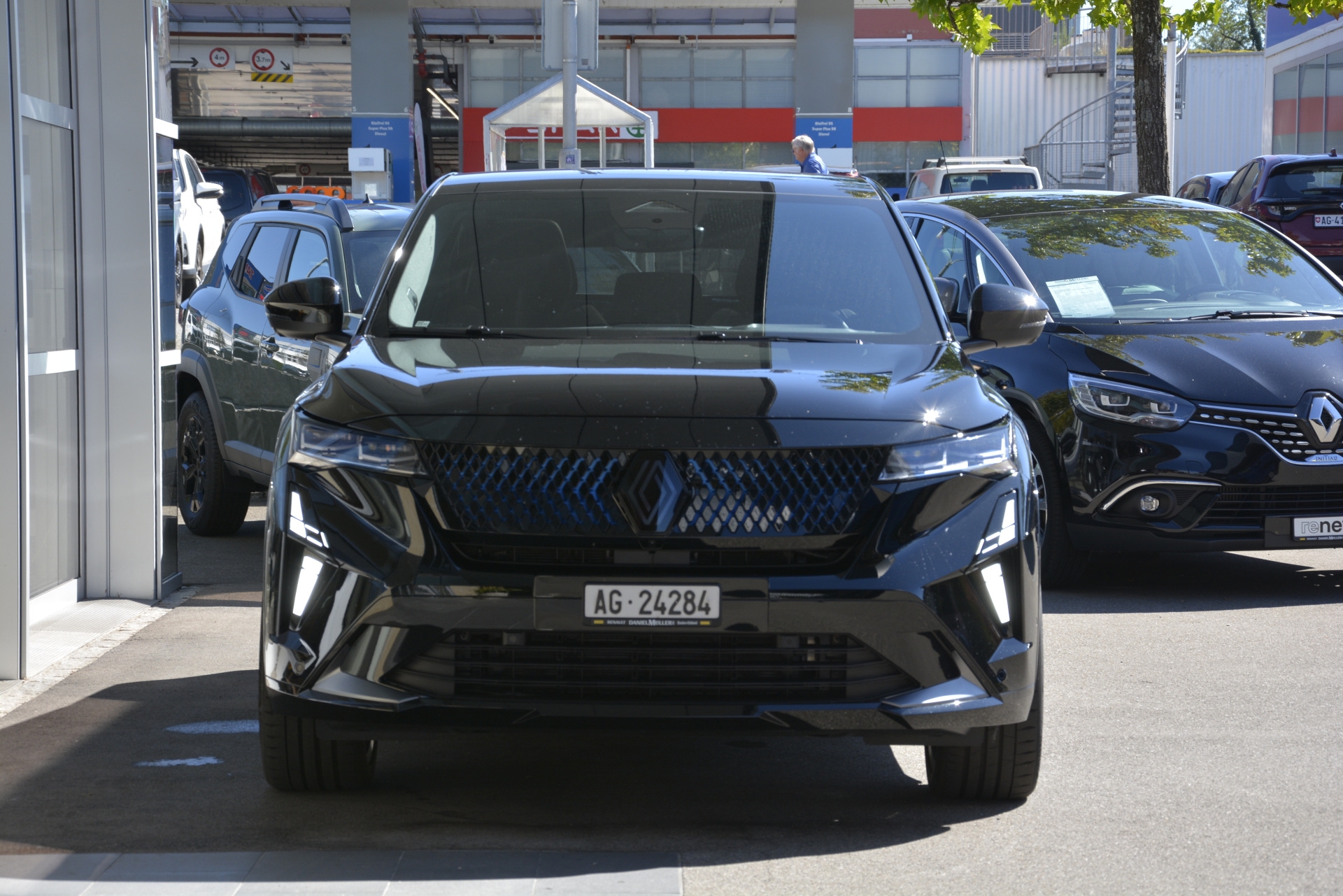 RENAULT RAFALE Atelier Alpine hyper hybrid E-Tech 4x4 300PS plug-in-image-1