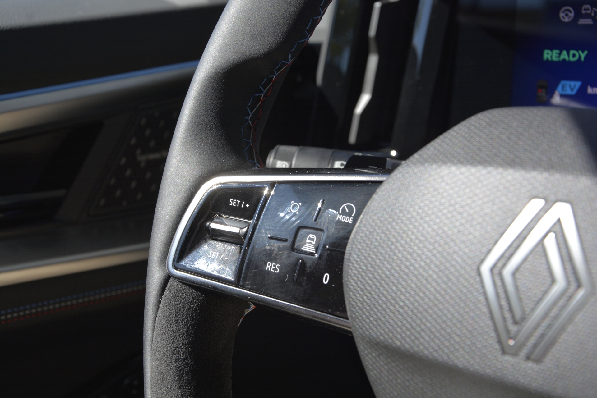 RENAULT RAFALE Atelier Alpine hyper hybrid E-Tech 4x4 300PS plug-in-image-13